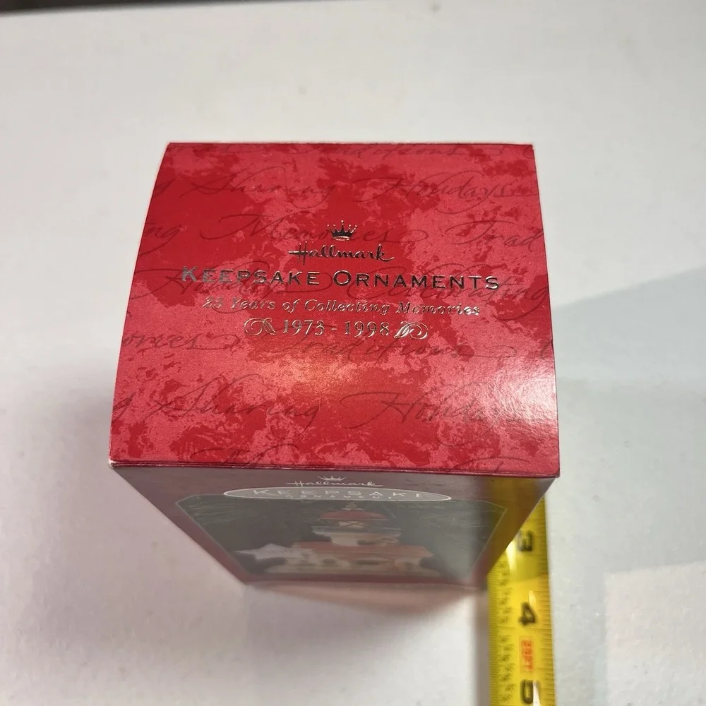 Hallmark Keepsake Ornament Lighthouse Greetings No. 2 1998 Flashing Light‎